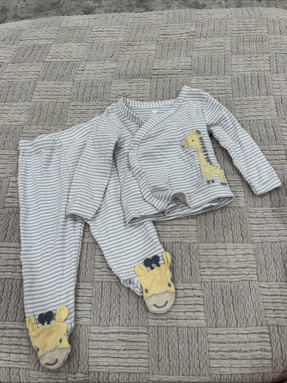 Koala Baby Gray & Yellow Giraffe Baby Pajama Set